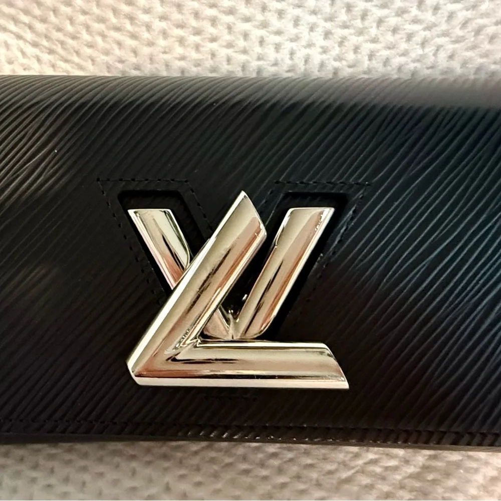 Louis Vuitton Twist Wallet Black Epi Leather Silver LV Lock Box Dust Bag Auth